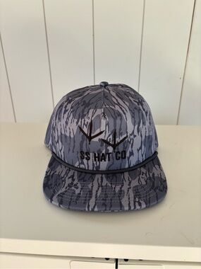 SS Hat Co Men’s Camouflage Rope-Trim Snapback Hat - Gray